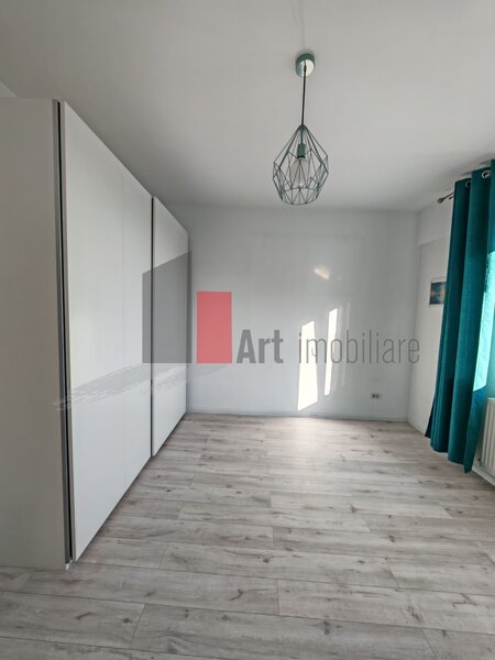 Pacii, apartament cu 2 camere de vanzare, cu centrala, mobilat si utilat